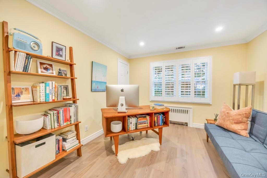 12 Teapot Lane, Smithtown, NY 11787