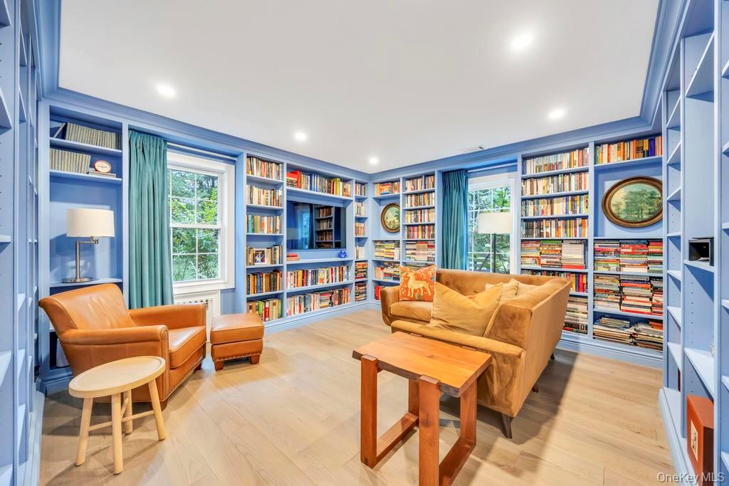 12 Teapot Lane, Smithtown, NY 11787