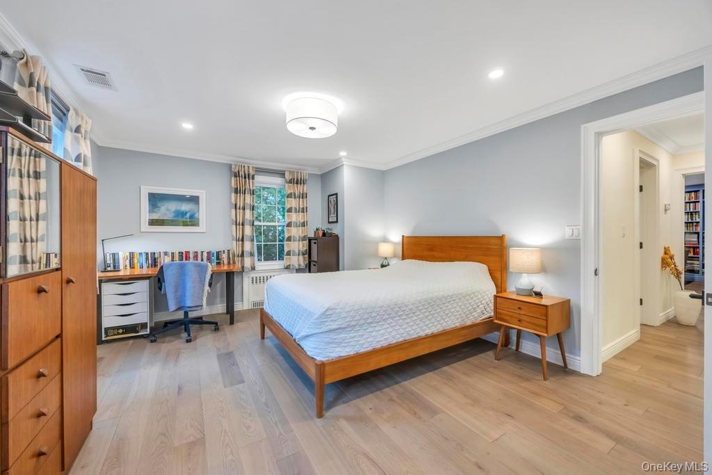 12 Teapot Lane, Smithtown, NY 11787