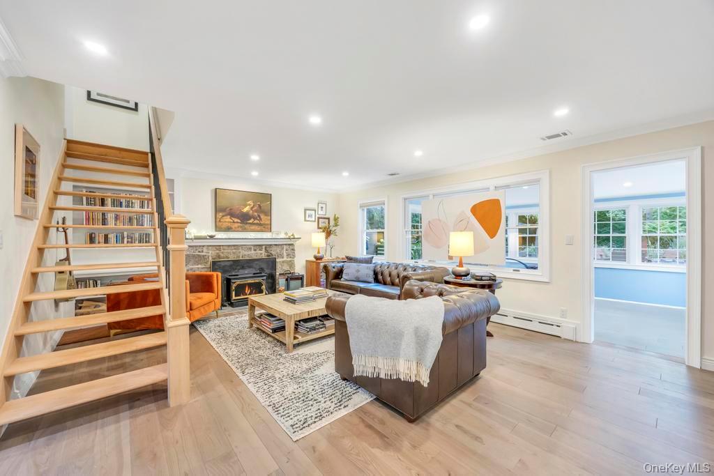 12 Teapot Lane, Smithtown, NY 11787