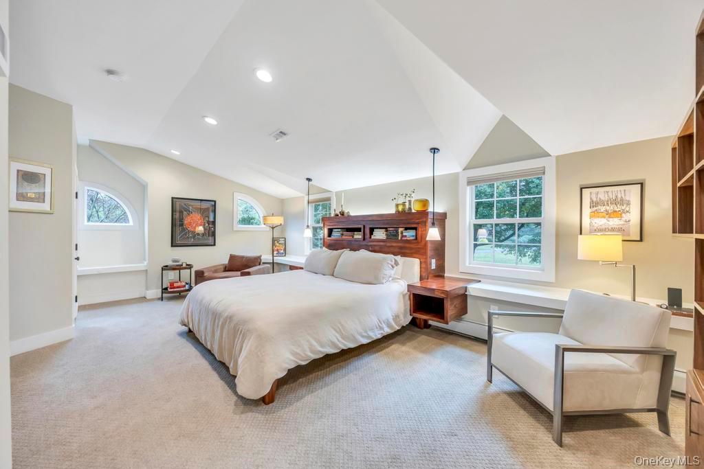 12 Teapot Lane, Smithtown, NY 11787