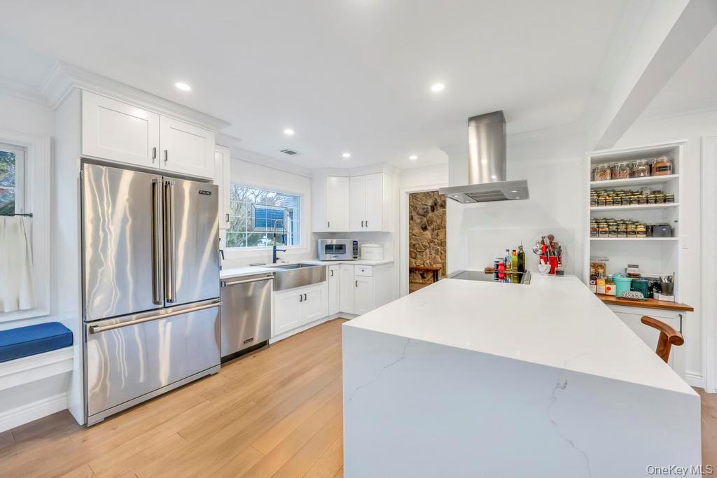 12 Teapot Lane, Smithtown, NY 11787