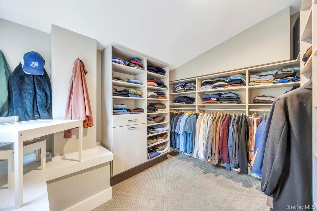 12 Teapot Lane, Smithtown, NY 11787