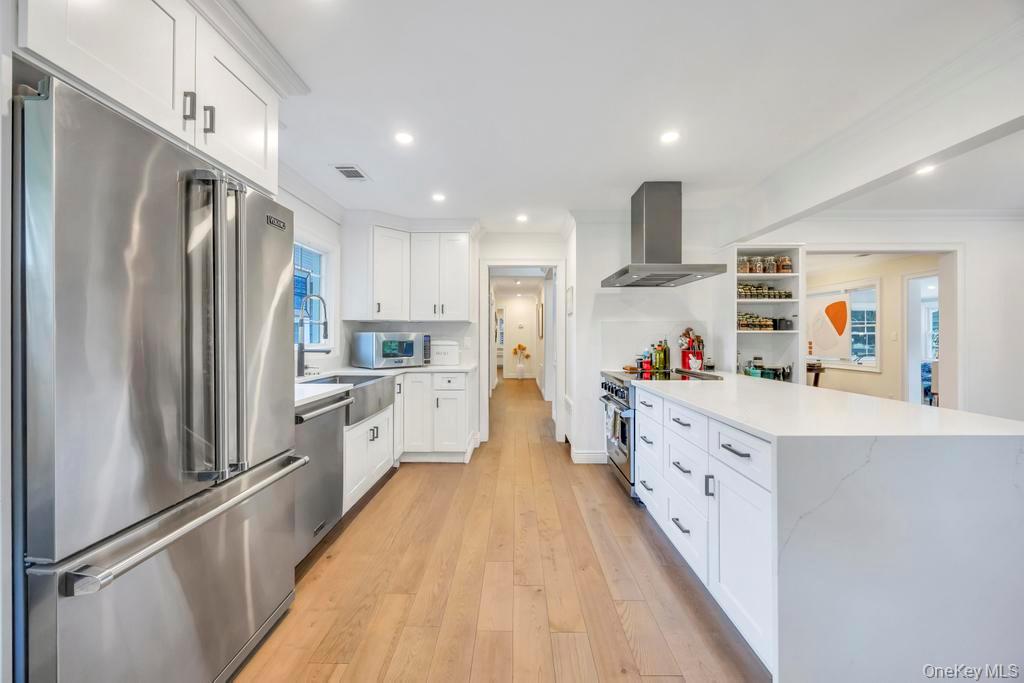 12 Teapot Lane, Smithtown, NY 11787