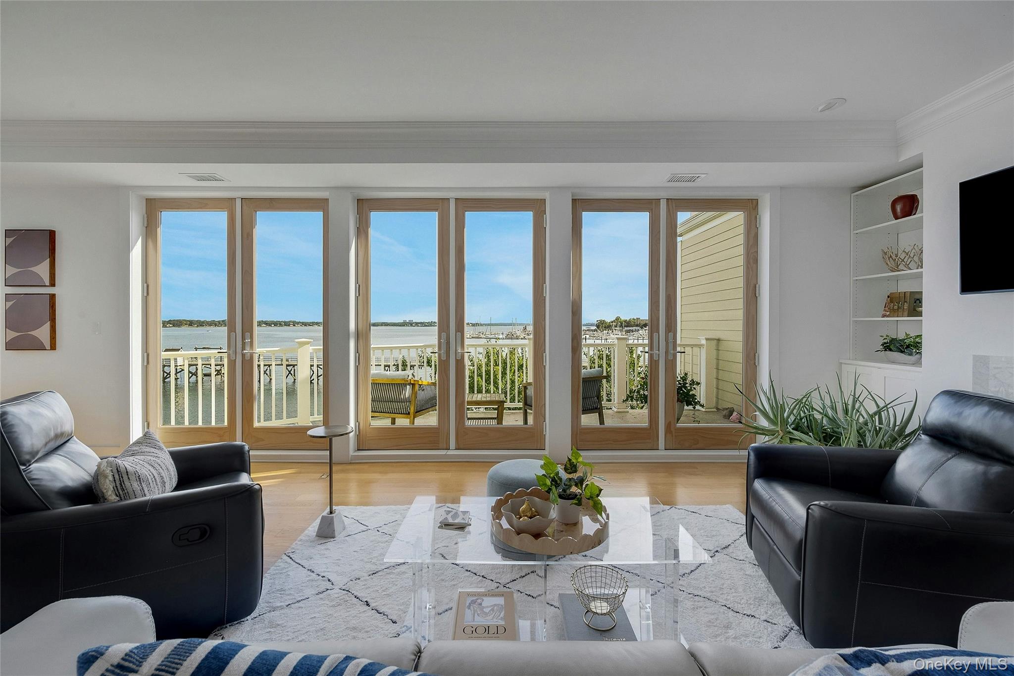 39 Island Point, Bronx, NY 10464