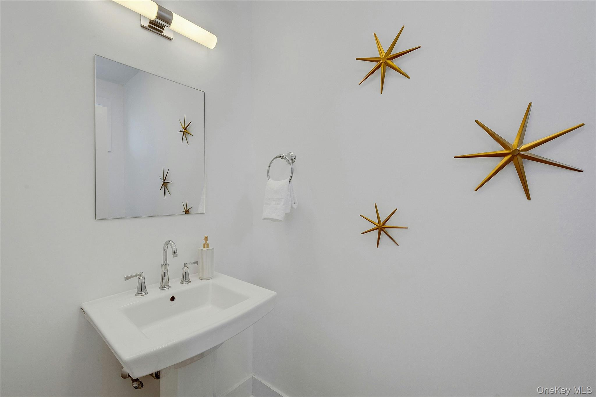 39 Island Point, Bronx, NY 10464