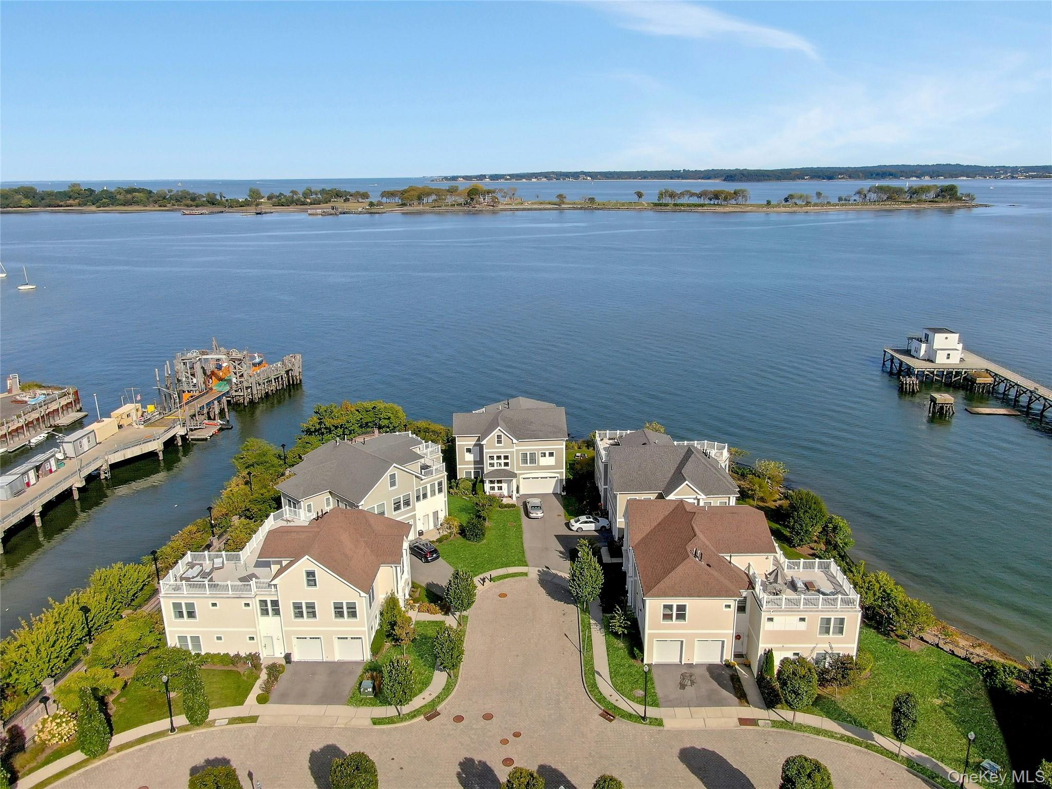 39 Island Point, Bronx, NY 10464