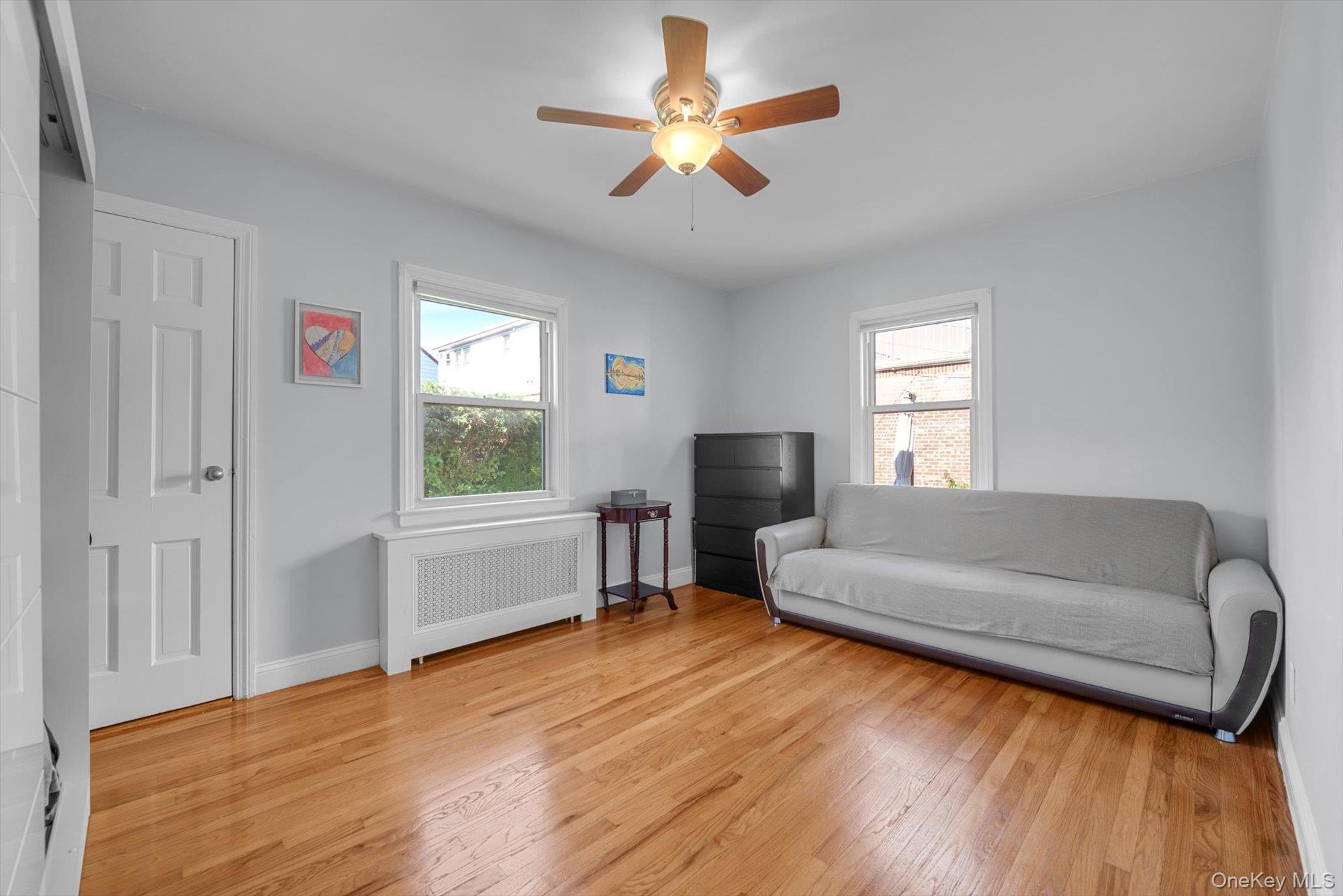 5 Avon Road, New Hyde Park, NY 11040