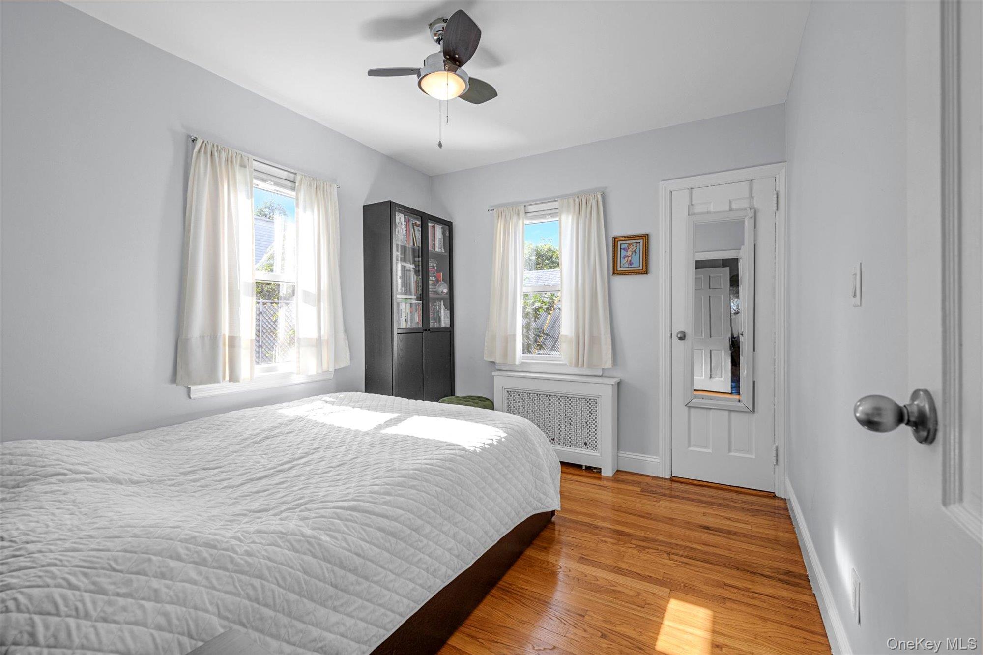 5 Avon Road, New Hyde Park, NY 11040