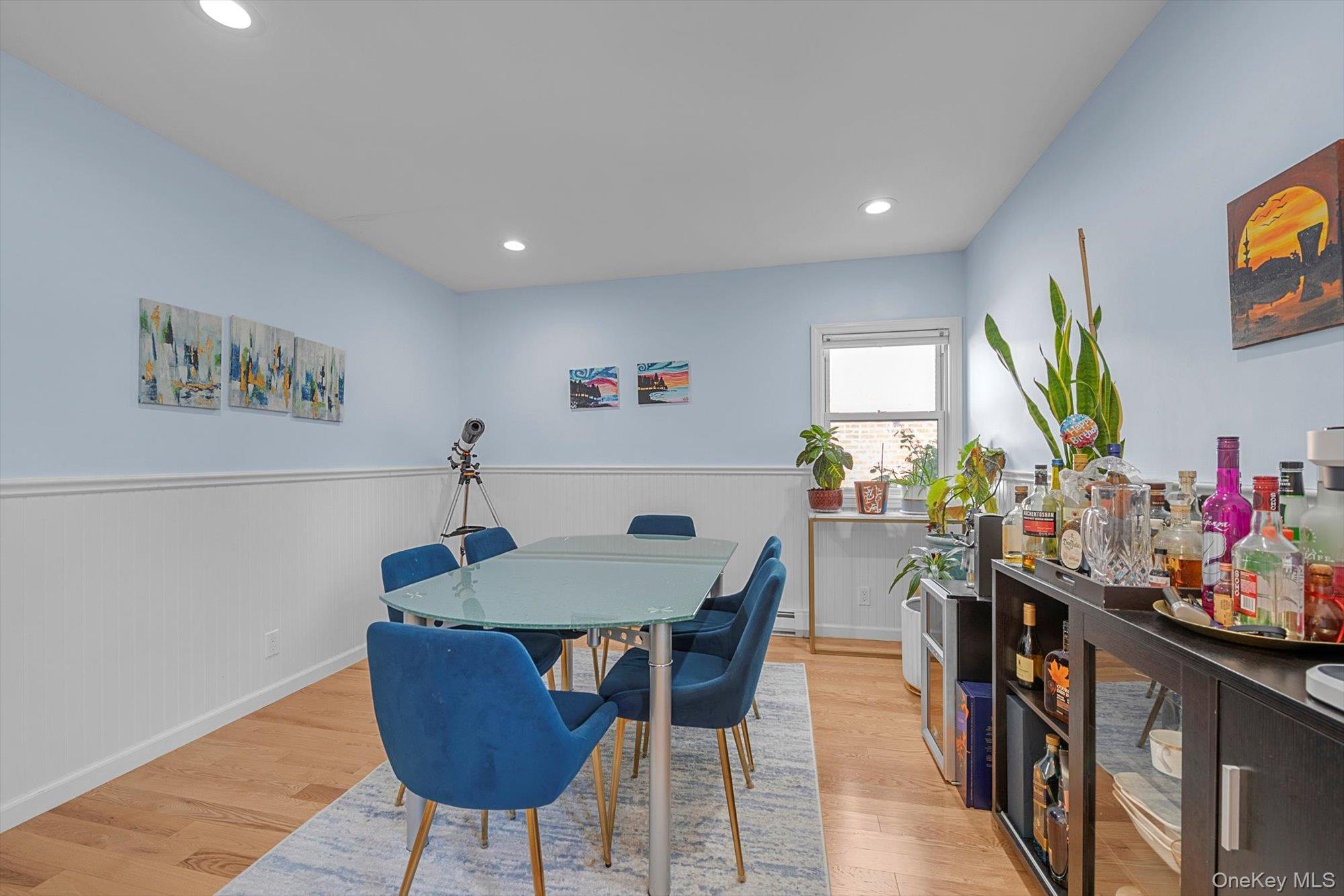 5 Avon Road, New Hyde Park, NY 11040