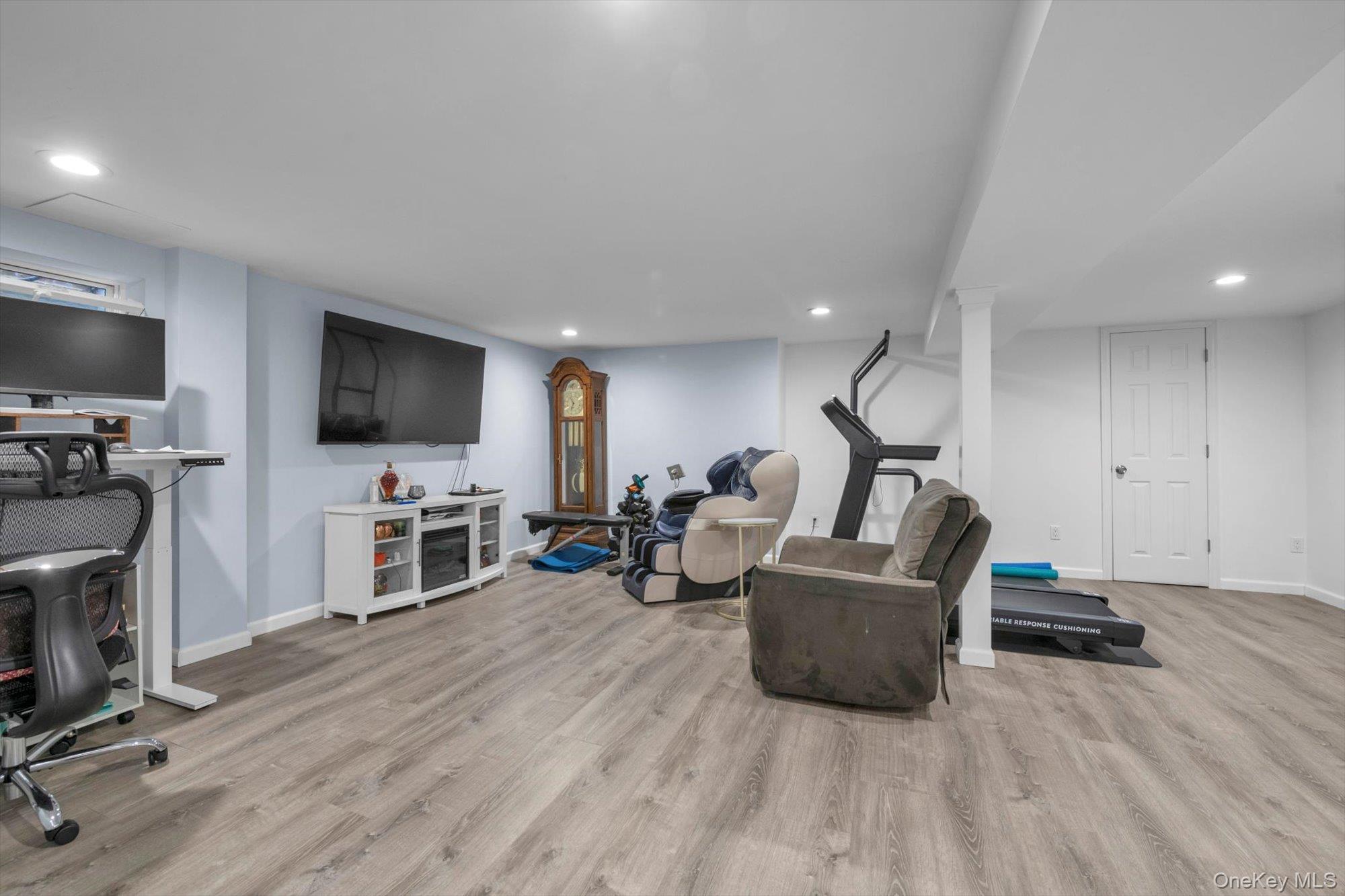 5 Avon Road, New Hyde Park, NY 11040