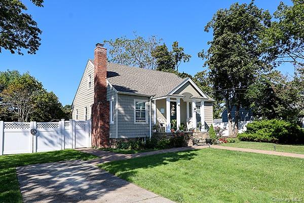 230 Kensington Avenue, Bayport, NY 11705