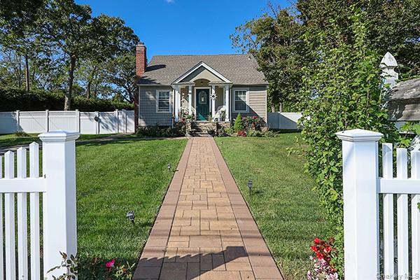 230 Kensington Avenue, Bayport, NY 11705