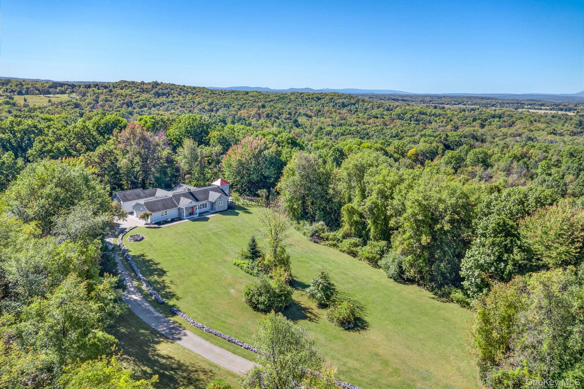 160 Starbarrack Road, Red Hook, NY 12571