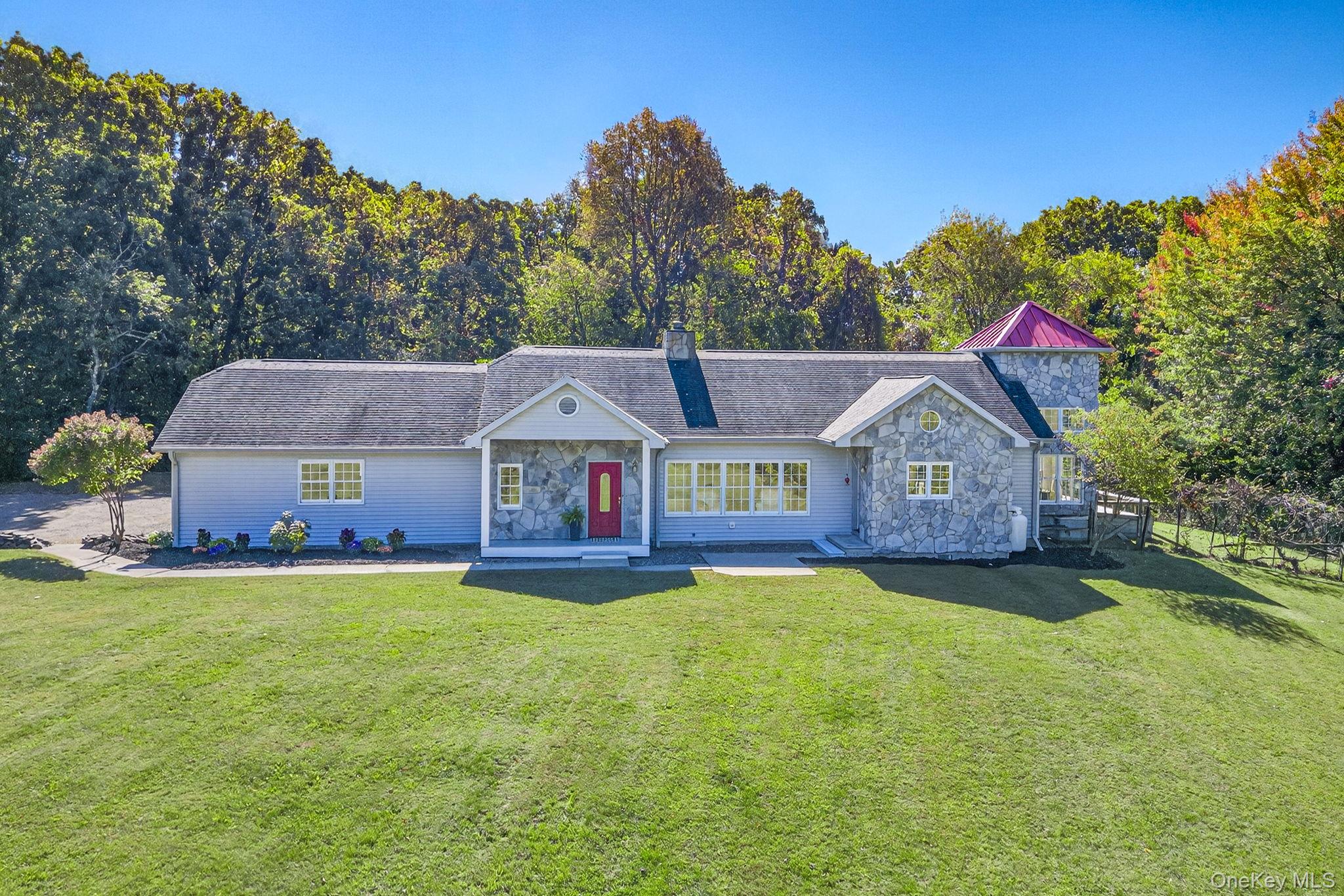 160 Starbarrack Road, Red Hook, NY 12571