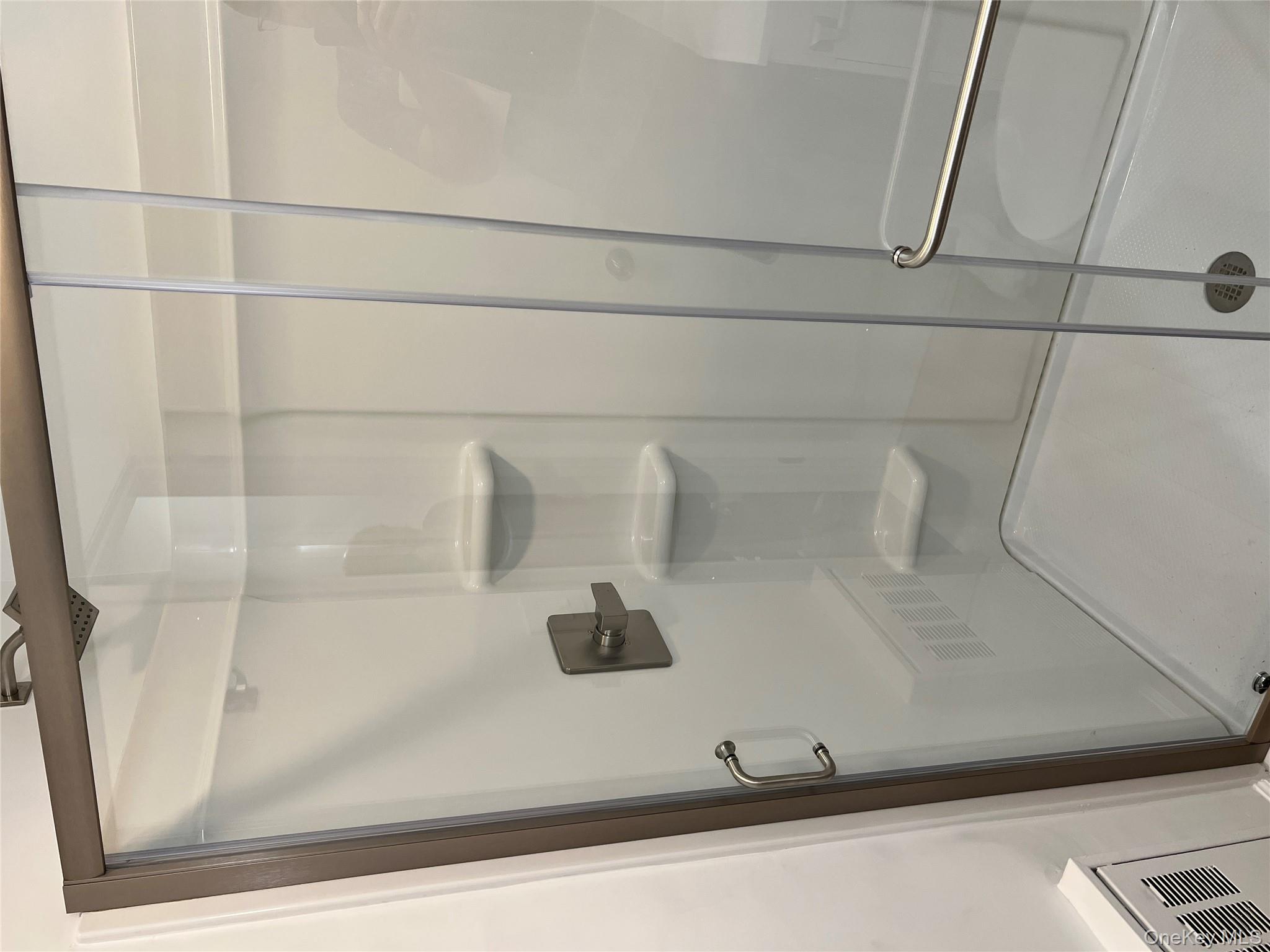 39B Norwood Road # Right, Port Washington, NY 11050