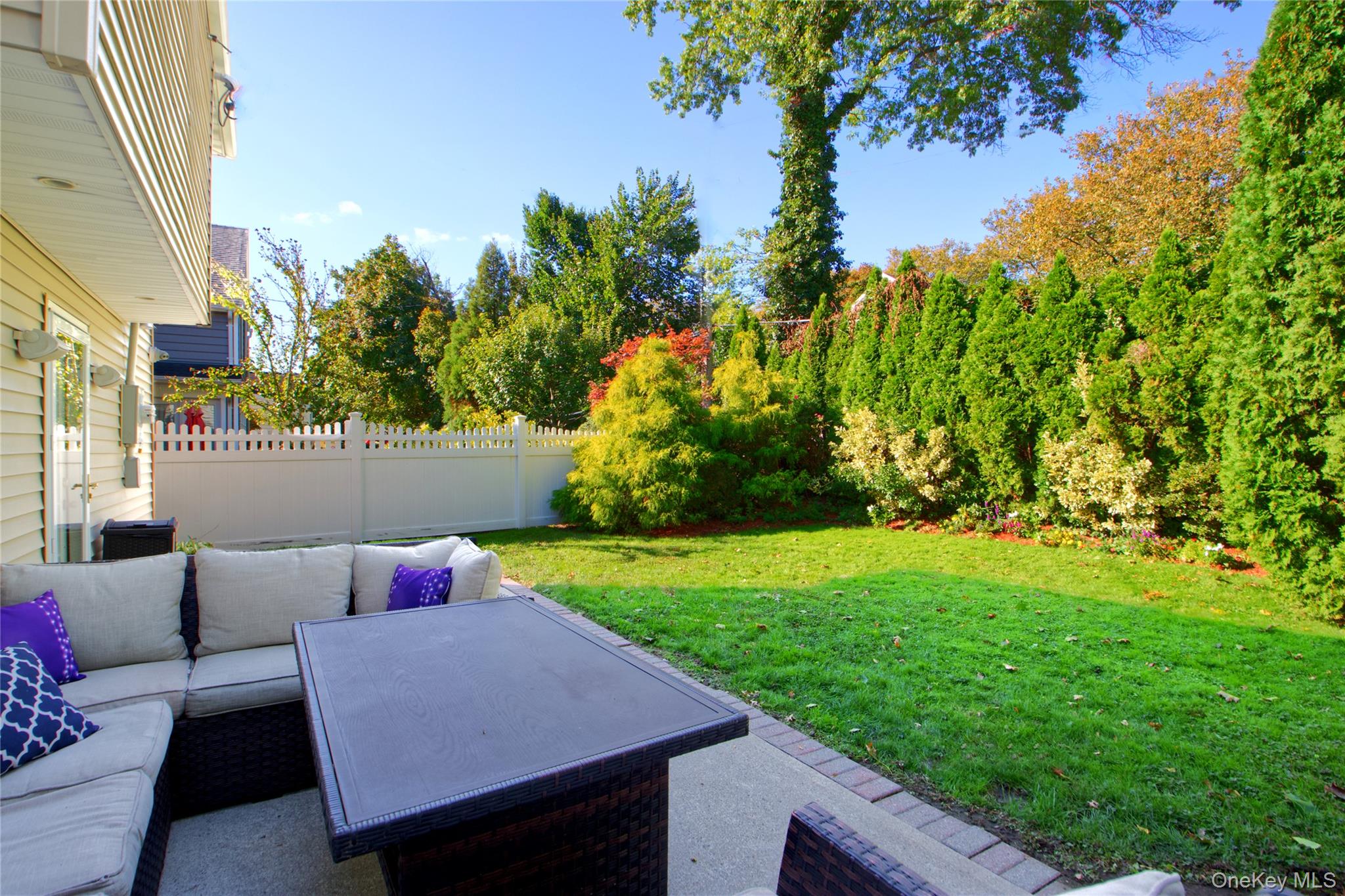 67 Fernwood Terrace, Garden City, NY 11530