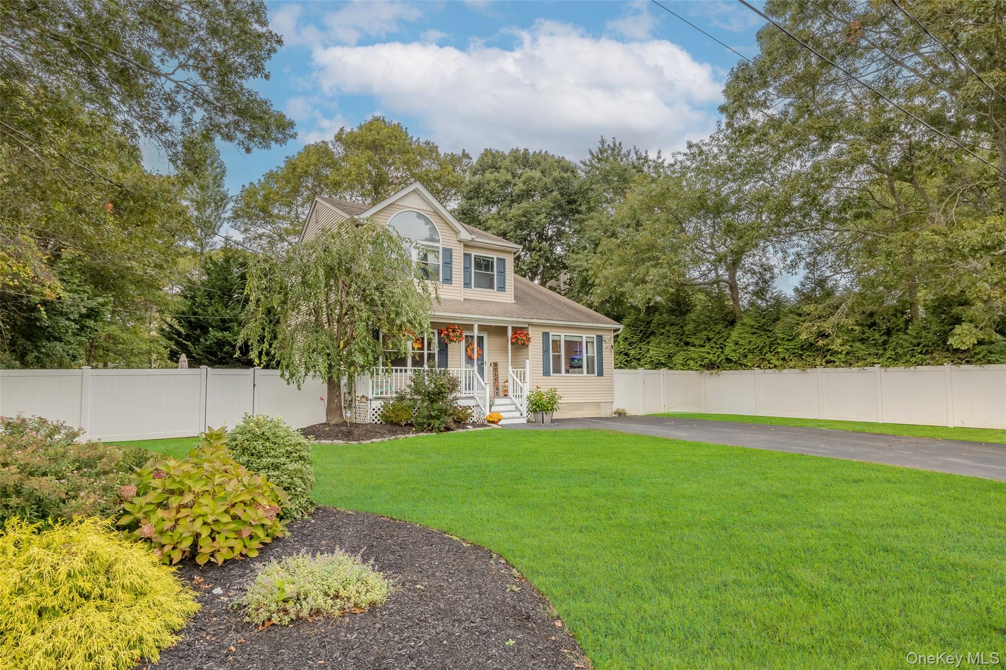 5 Baker Road, Mastic Beach, NY 11951