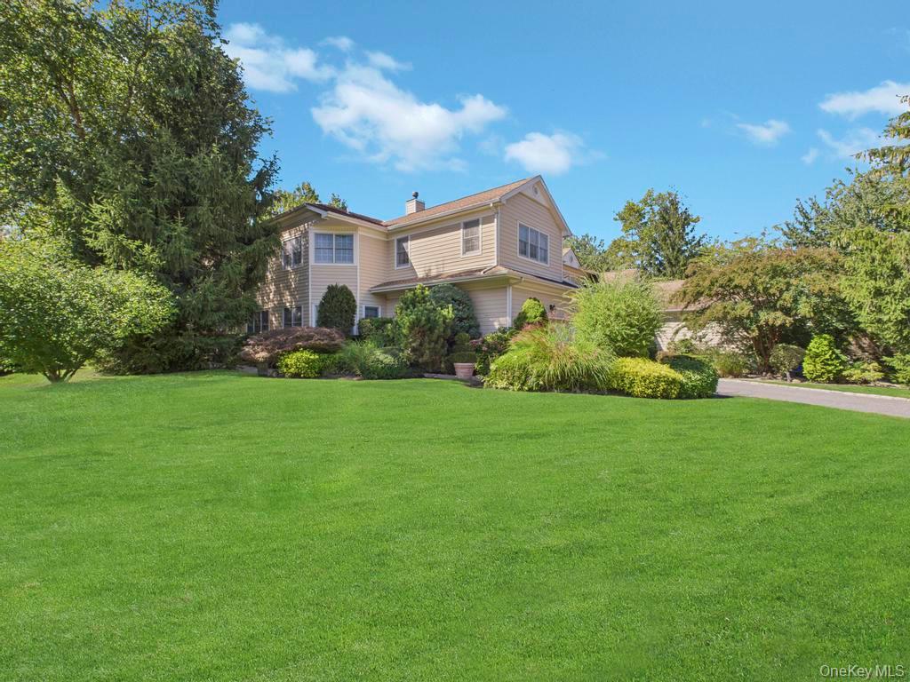 428 Toftree Court, Roslyn, NY 11576