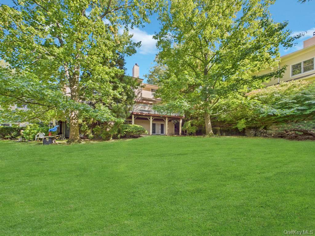 428 Toftree Court, Roslyn, NY 11576