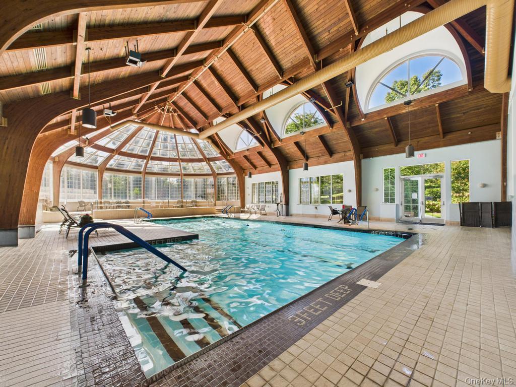 428 Toftree Court, Roslyn, NY 11576