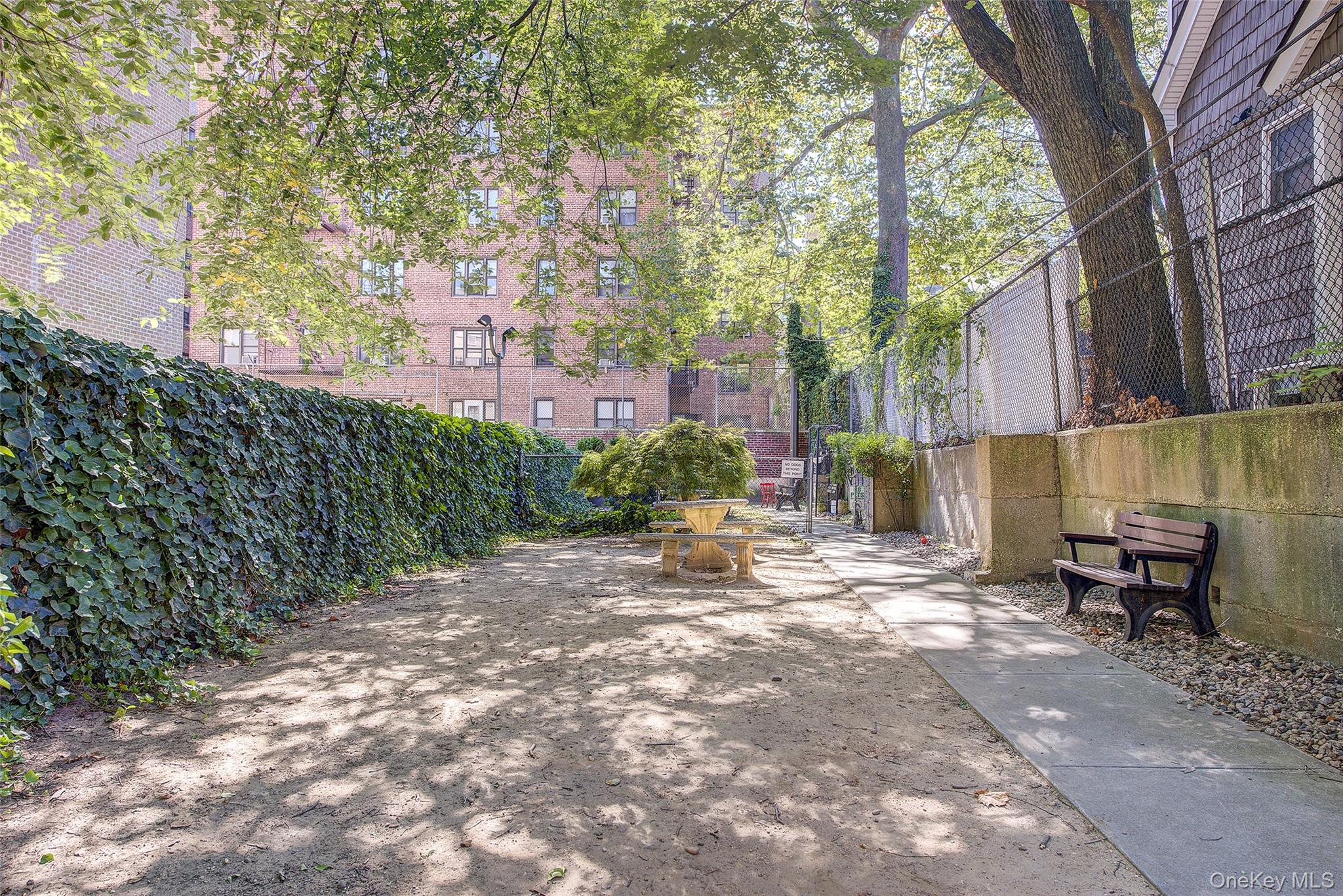 123-35 82nd Road # 2K, Kew Gardens, NY 11415