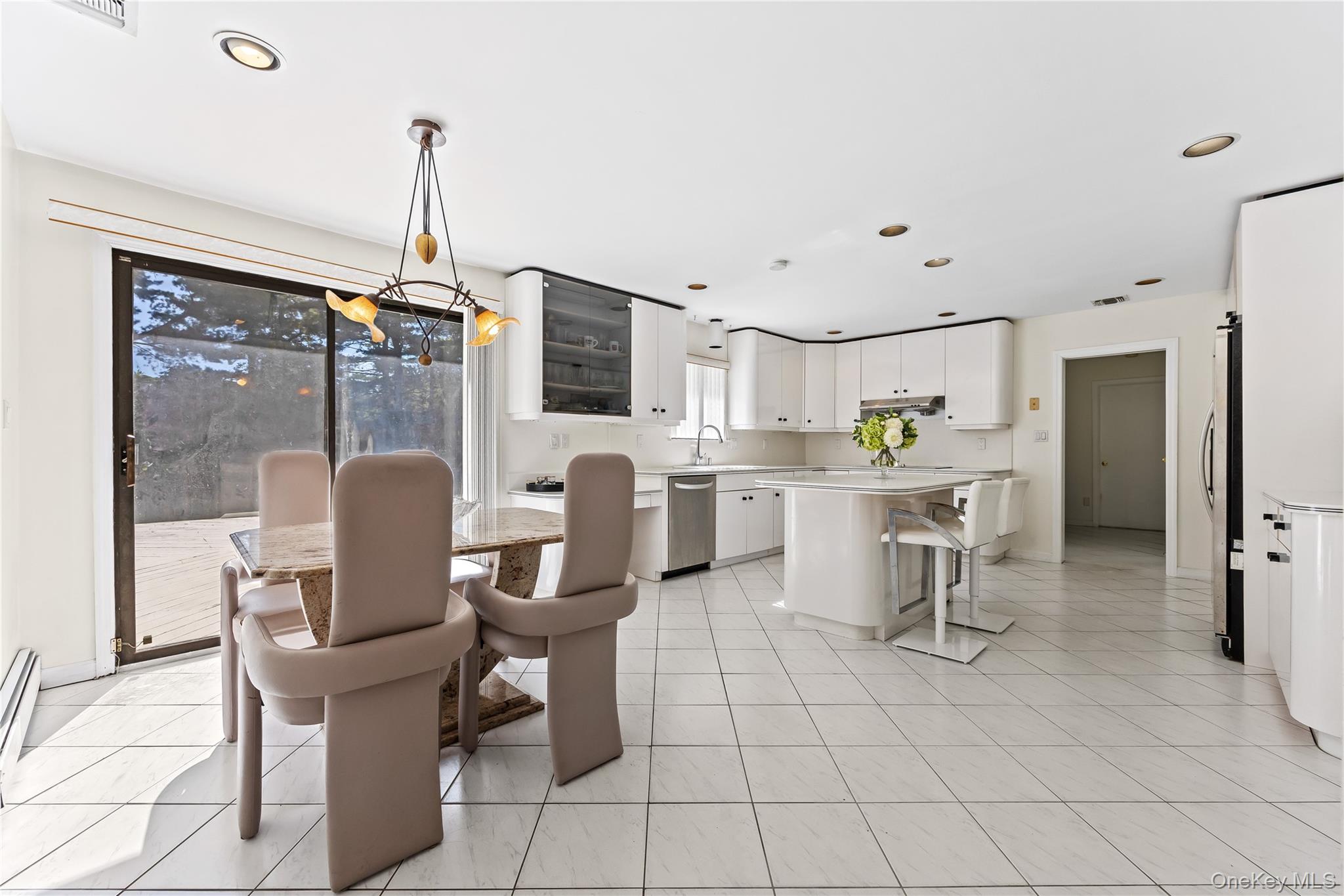 6 Clearmeadow Lane, Woodbury, NY 11797