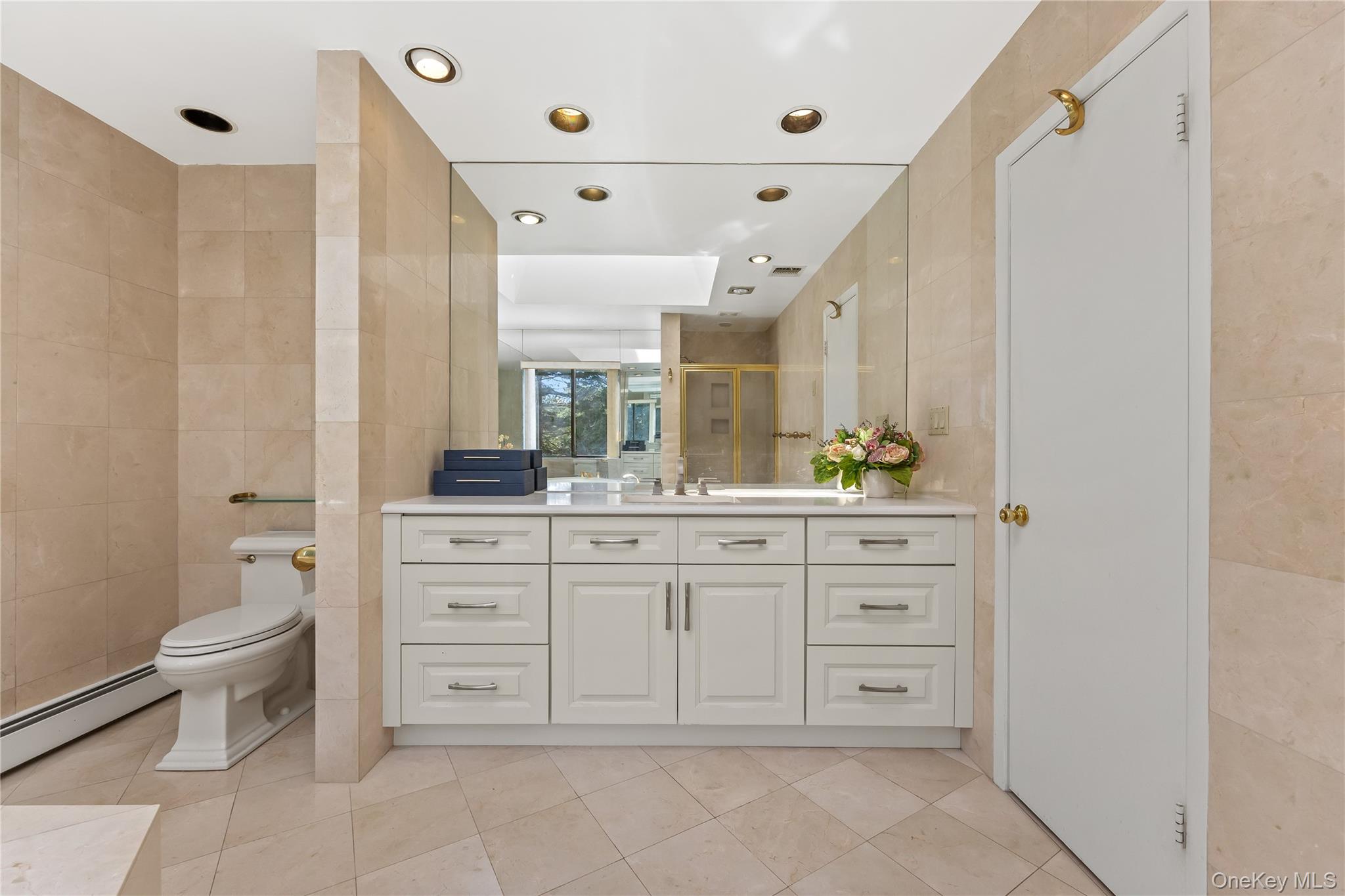 6 Clearmeadow Lane, Woodbury, NY 11797