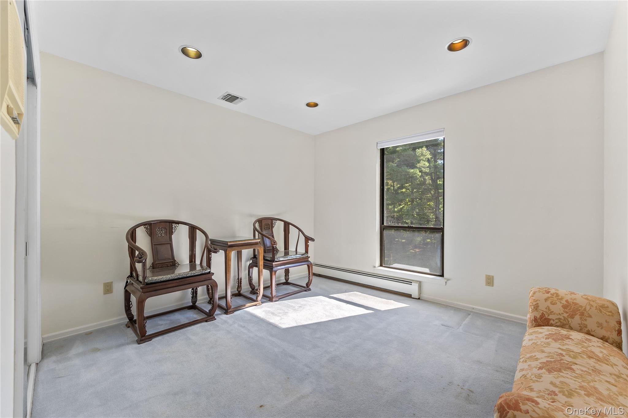 6 Clearmeadow Lane, Woodbury, NY 11797