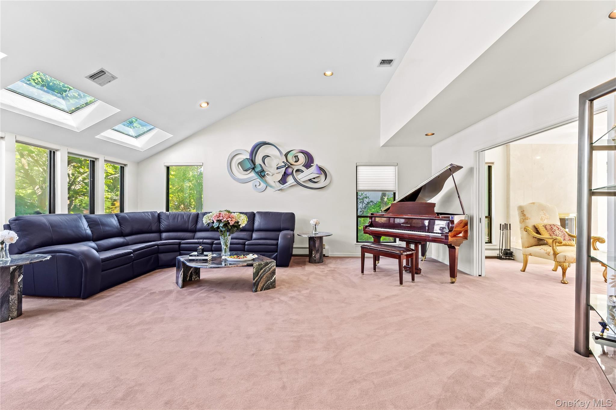 6 Clearmeadow Lane, Woodbury, NY 11797