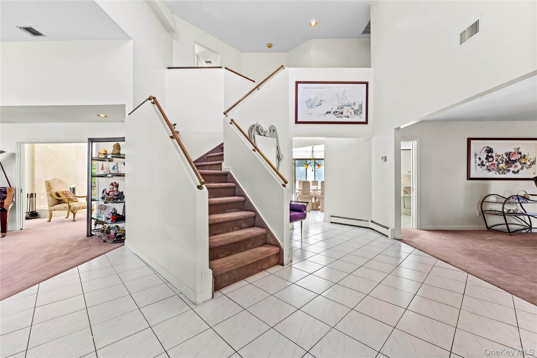 6 Clearmeadow Lane, Woodbury, NY 11797