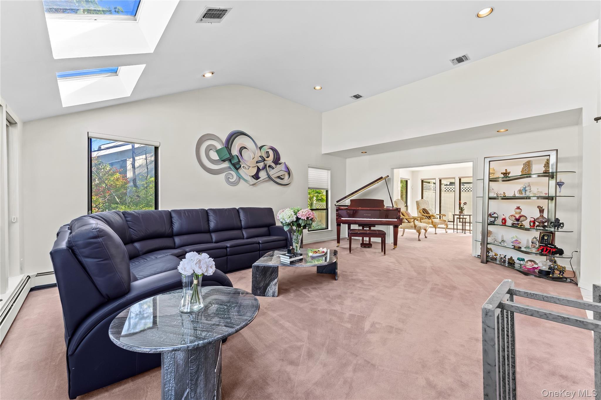 6 Clearmeadow Lane, Woodbury, NY 11797