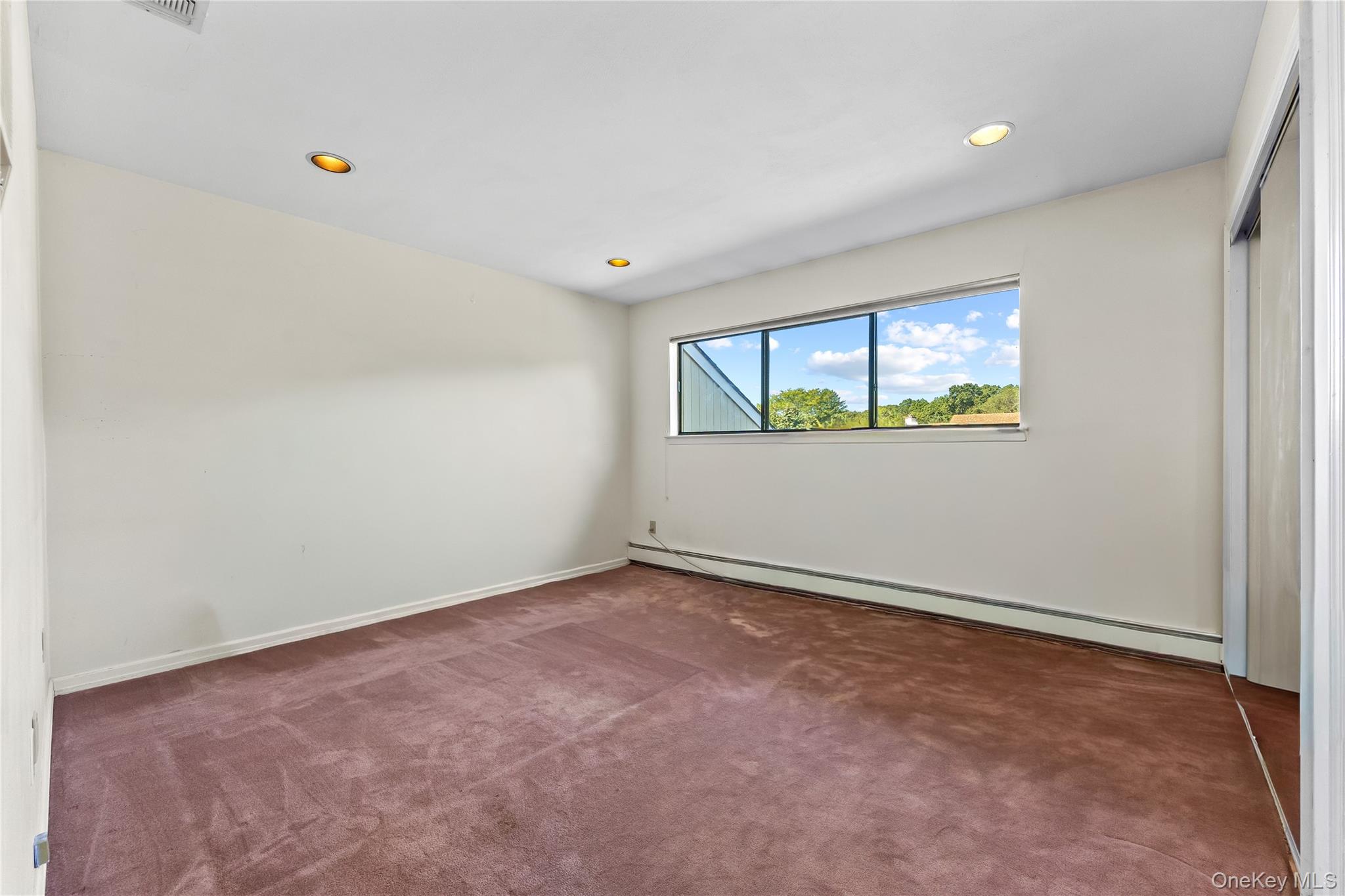 6 Clearmeadow Lane, Woodbury, NY 11797