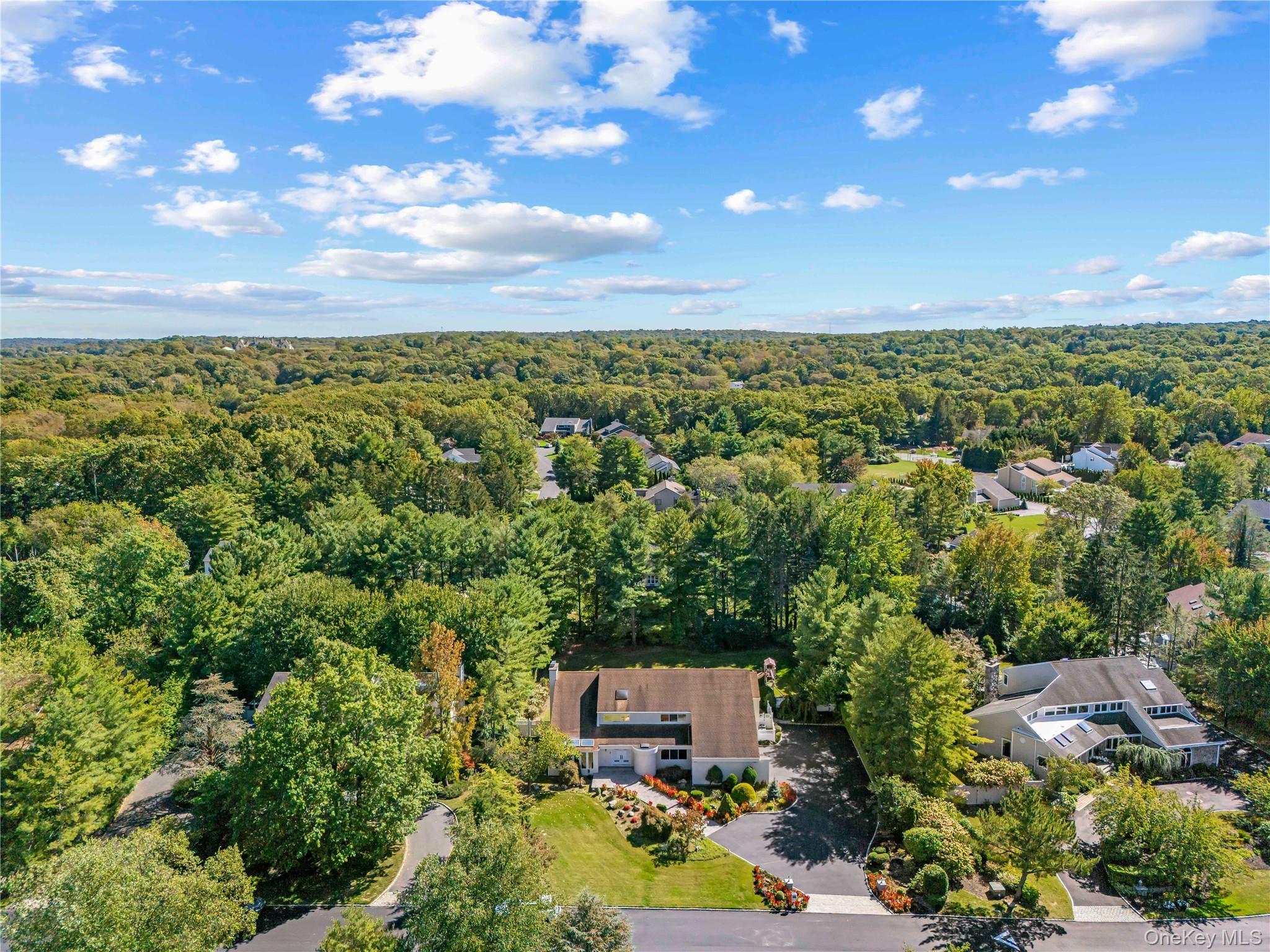 6 Clearmeadow Lane, Woodbury, NY 11797