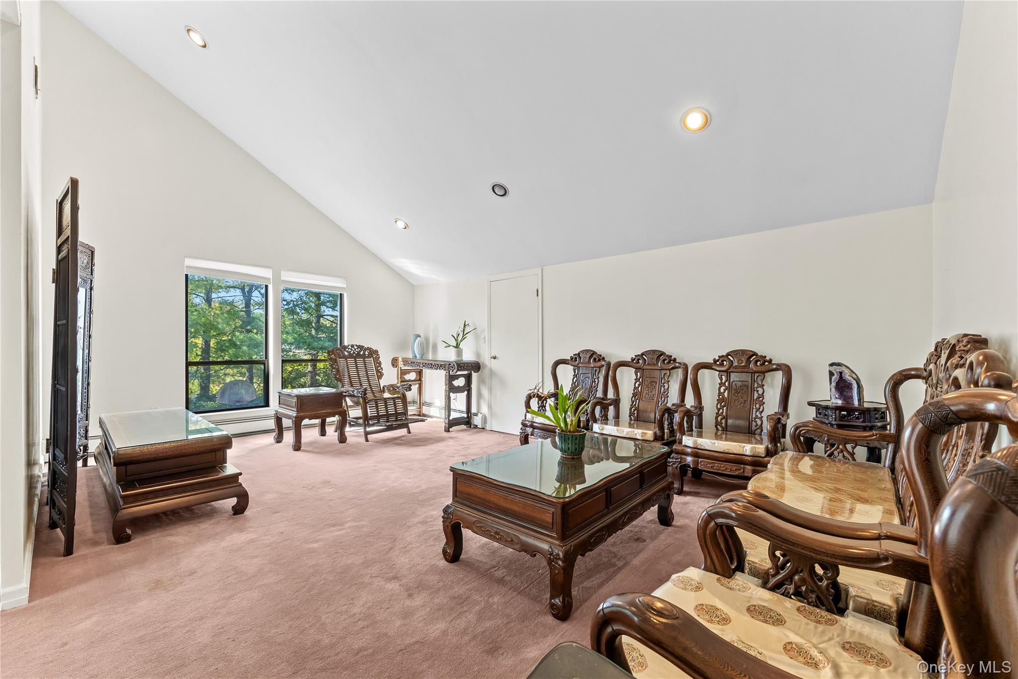 6 Clearmeadow Lane, Woodbury, NY 11797