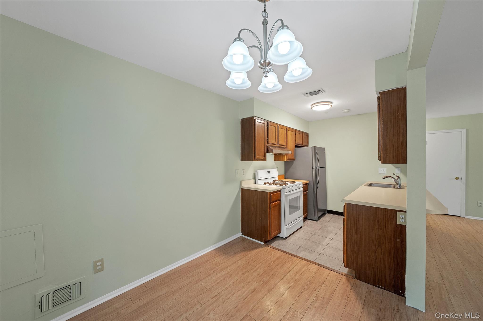 29 The Rise, Warwick, NY 10990