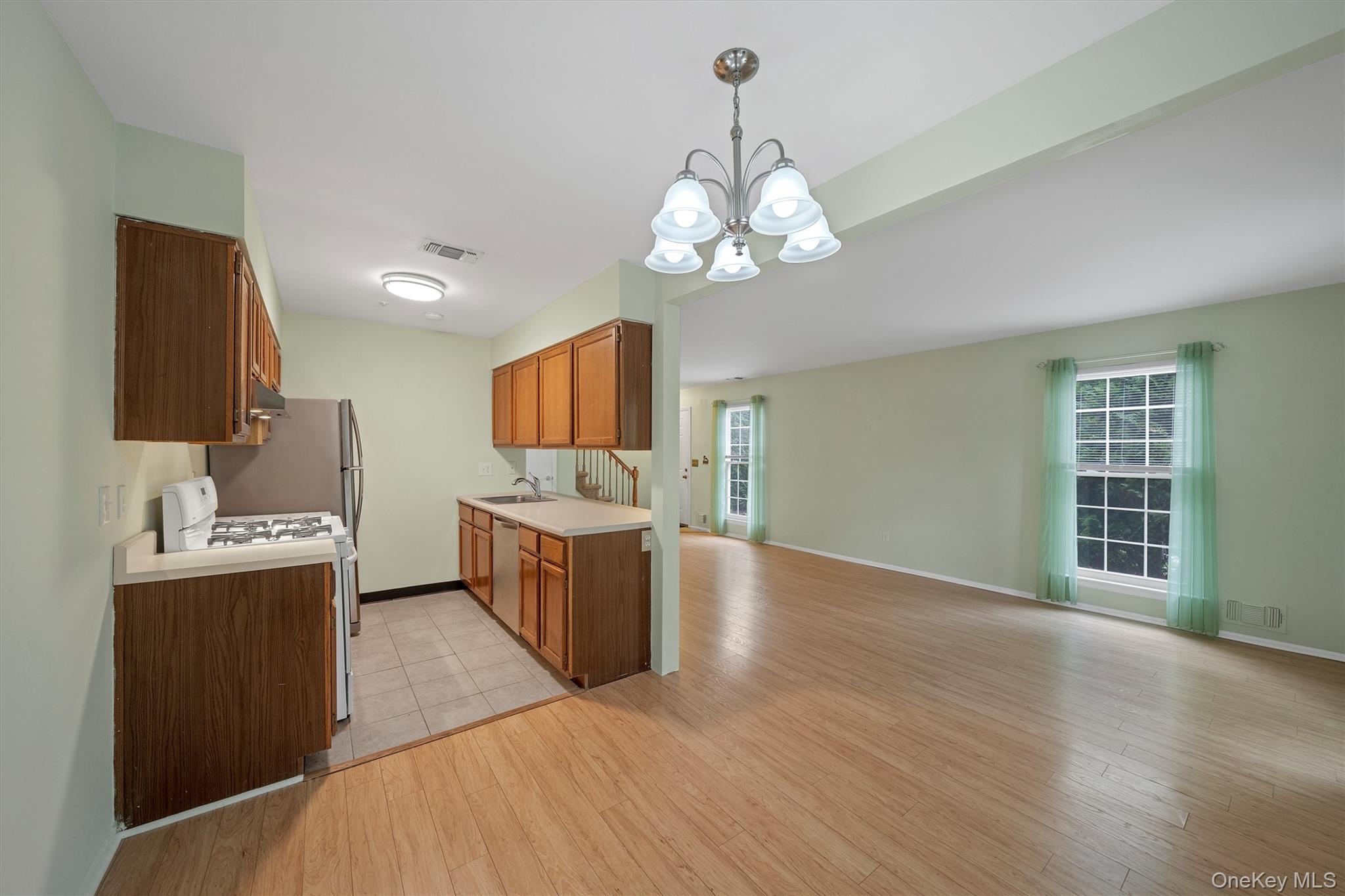 29 The Rise, Warwick, NY 10990