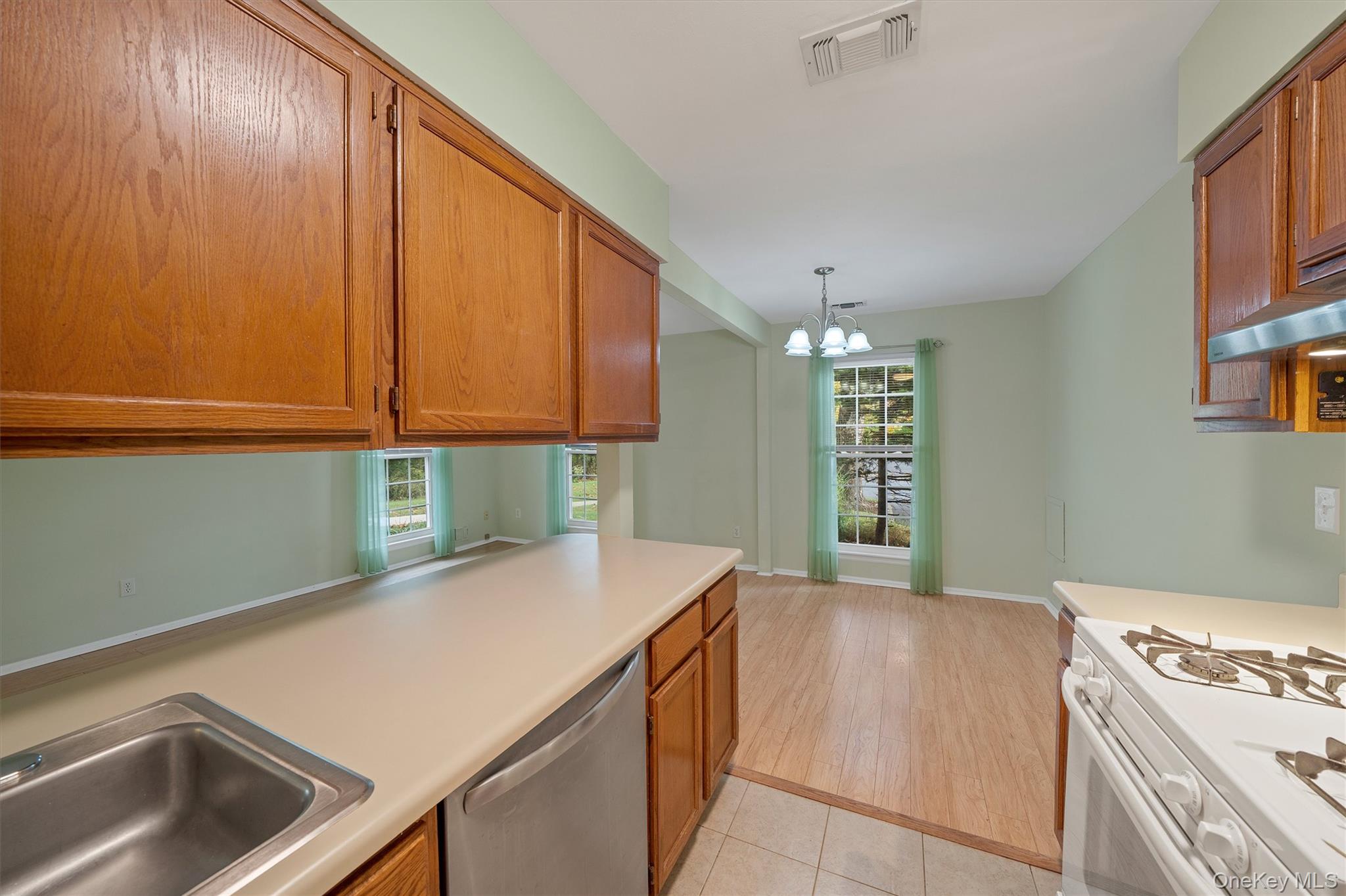 29 The Rise, Warwick, NY 10990