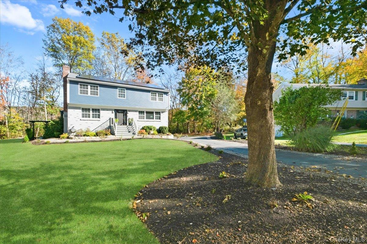 67 Thoreau Court, Yorktown Heights, NY 10598