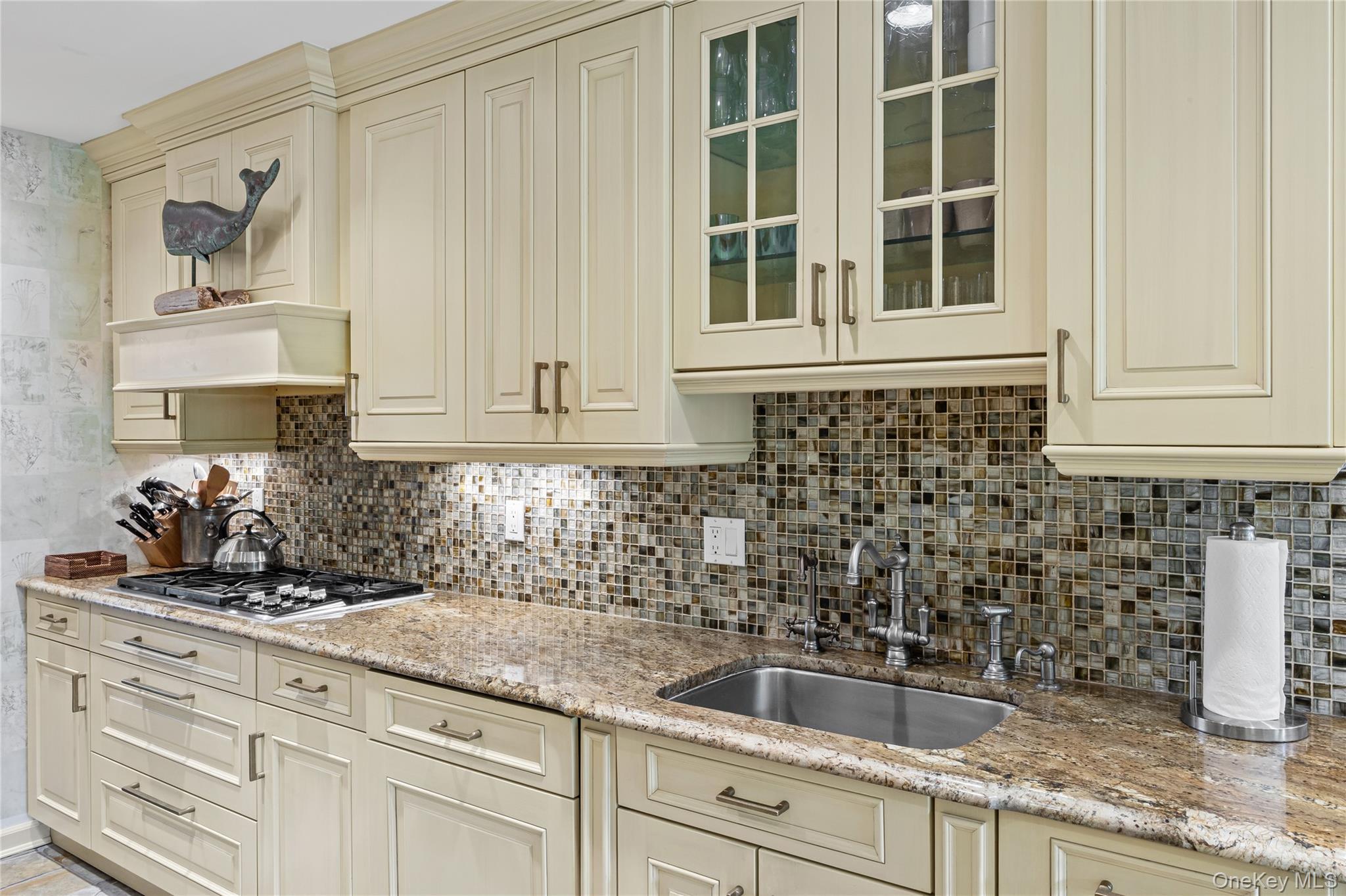 336 Bay Avenue, Huntington Bay, NY 11743