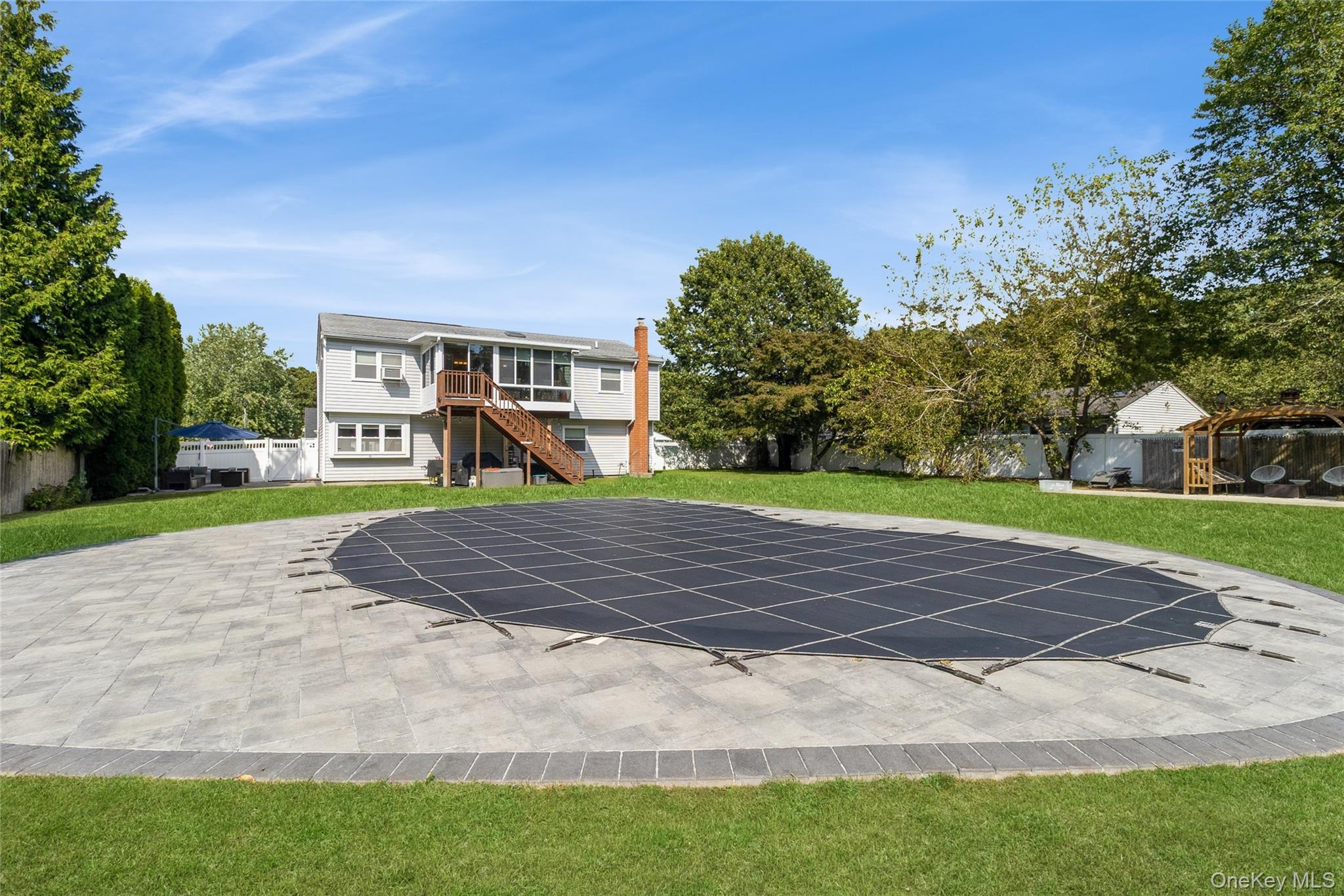 4 Monarch Avenue, Selden, NY 11784