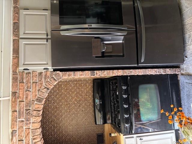 8 Rayland Road, Newburgh, NY 12550