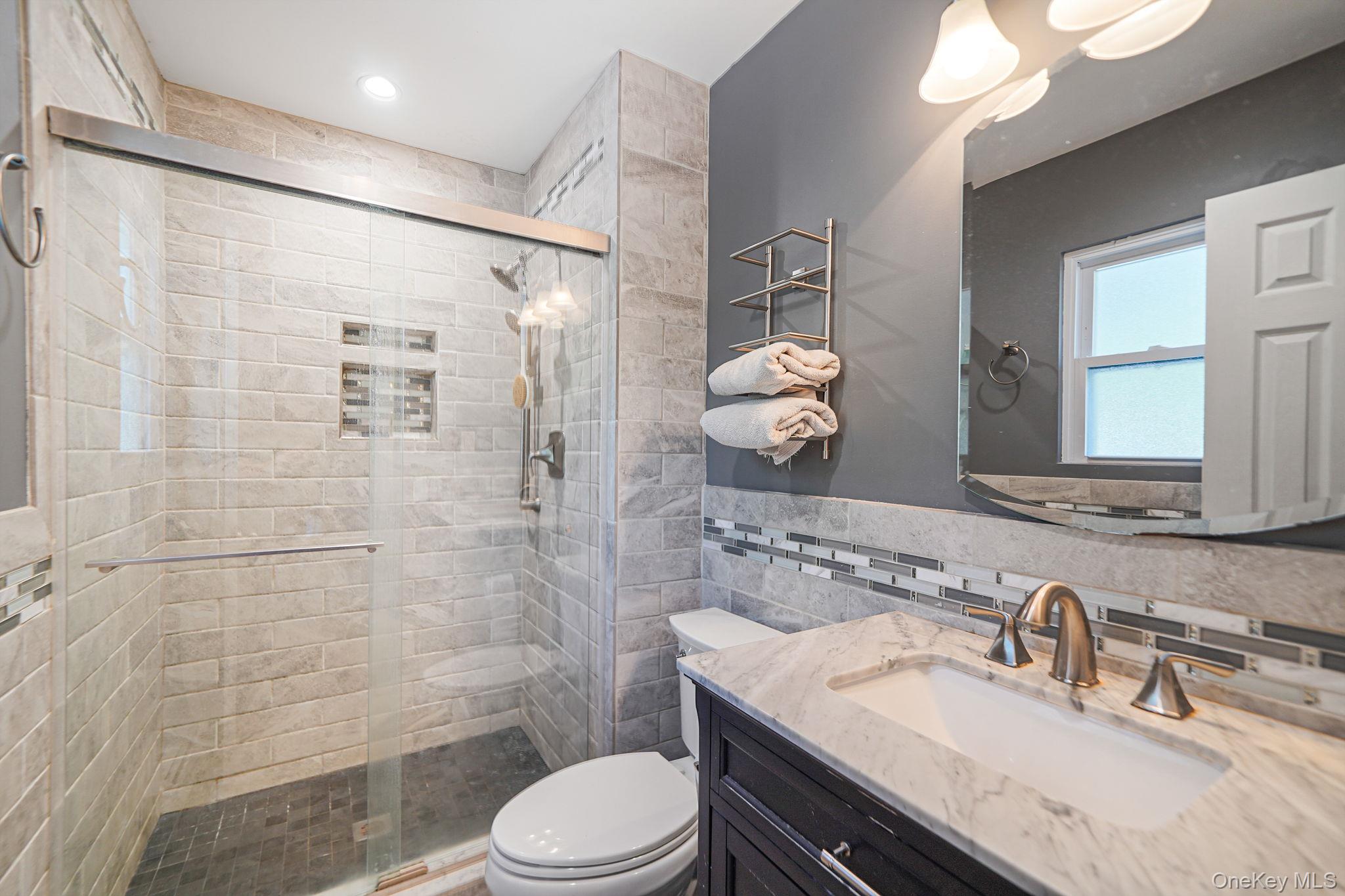 5 Hermart Lane, Ronkonkoma, NY 11779