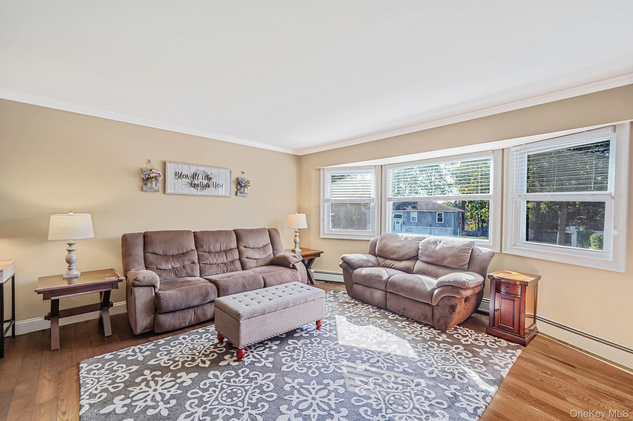 5 Hermart Lane, Ronkonkoma, NY 11779