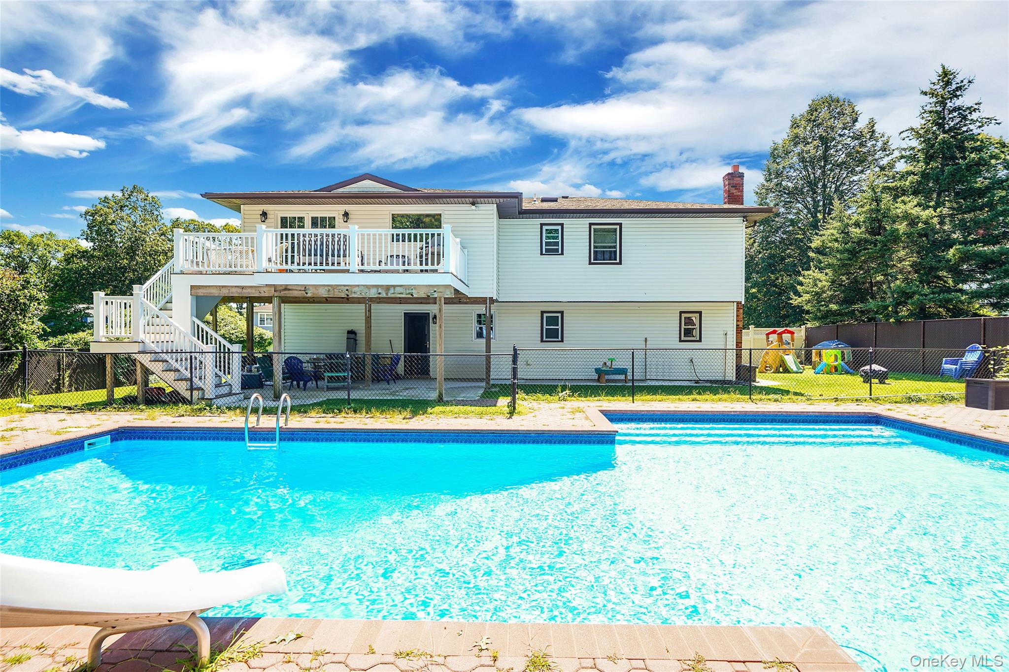 5 Hermart Lane, Ronkonkoma, NY 11779