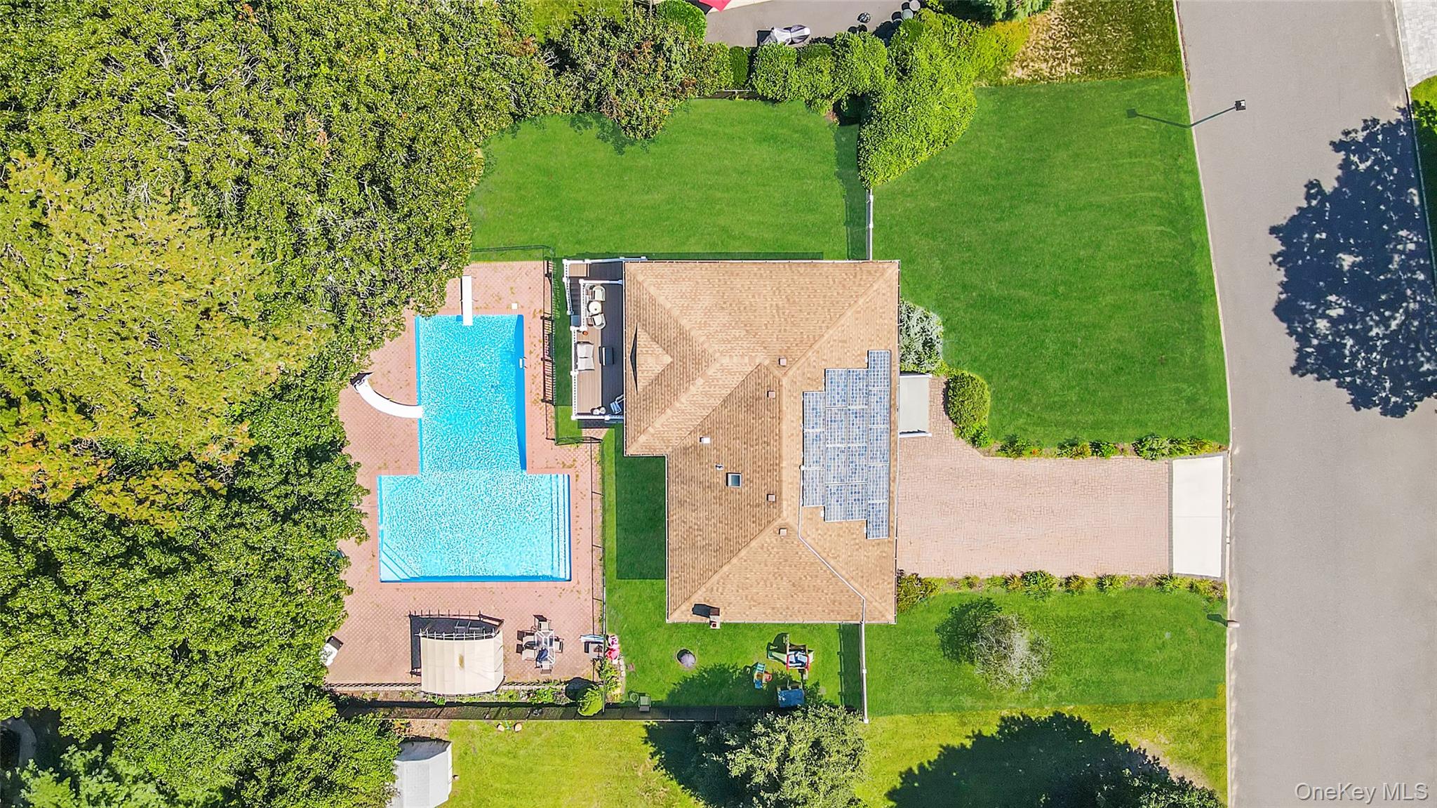 5 Hermart Lane, Ronkonkoma, NY 11779