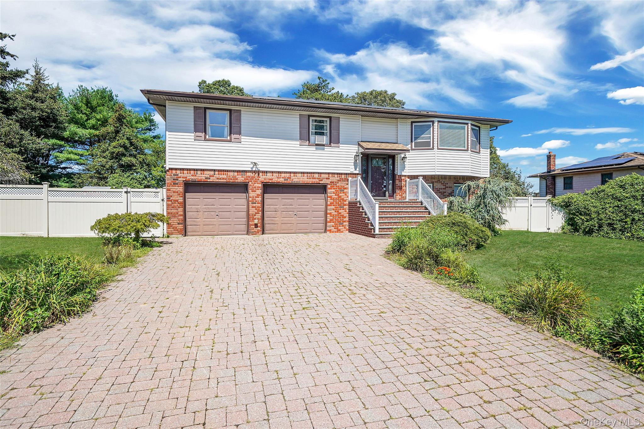 5 Hermart Lane, Ronkonkoma, NY 11779