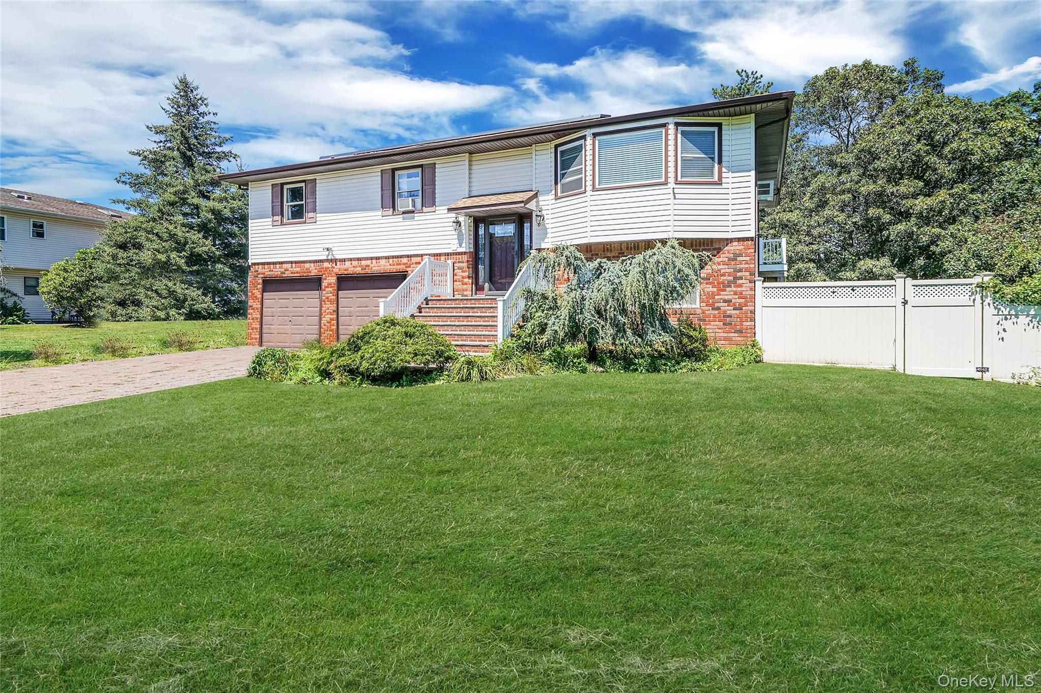 5 Hermart Lane, Ronkonkoma, NY 11779