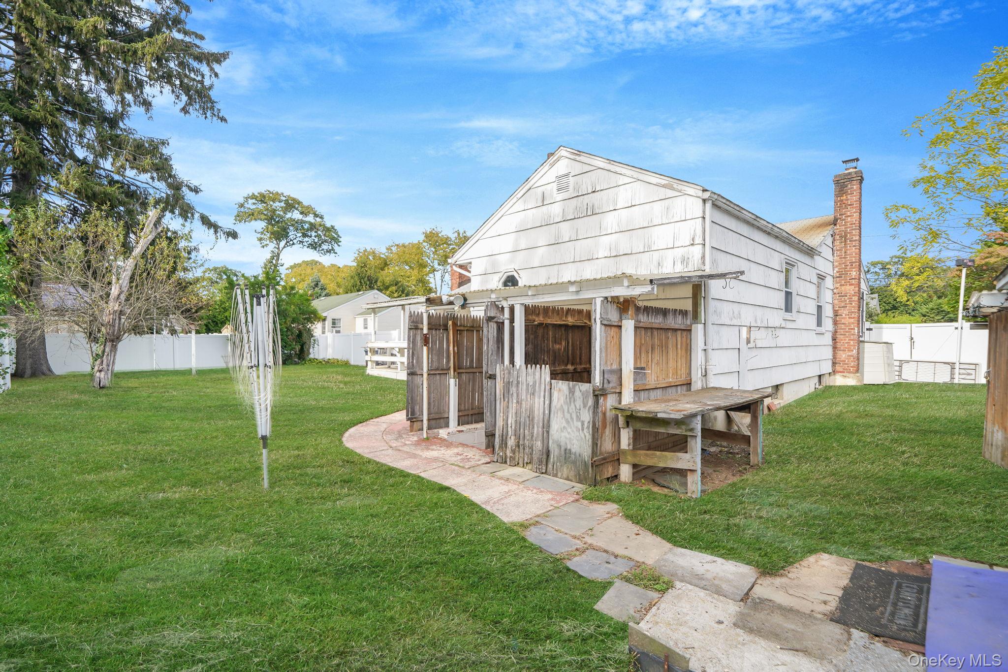 77 Lodge Avenue, Huntington Station, NY 11746