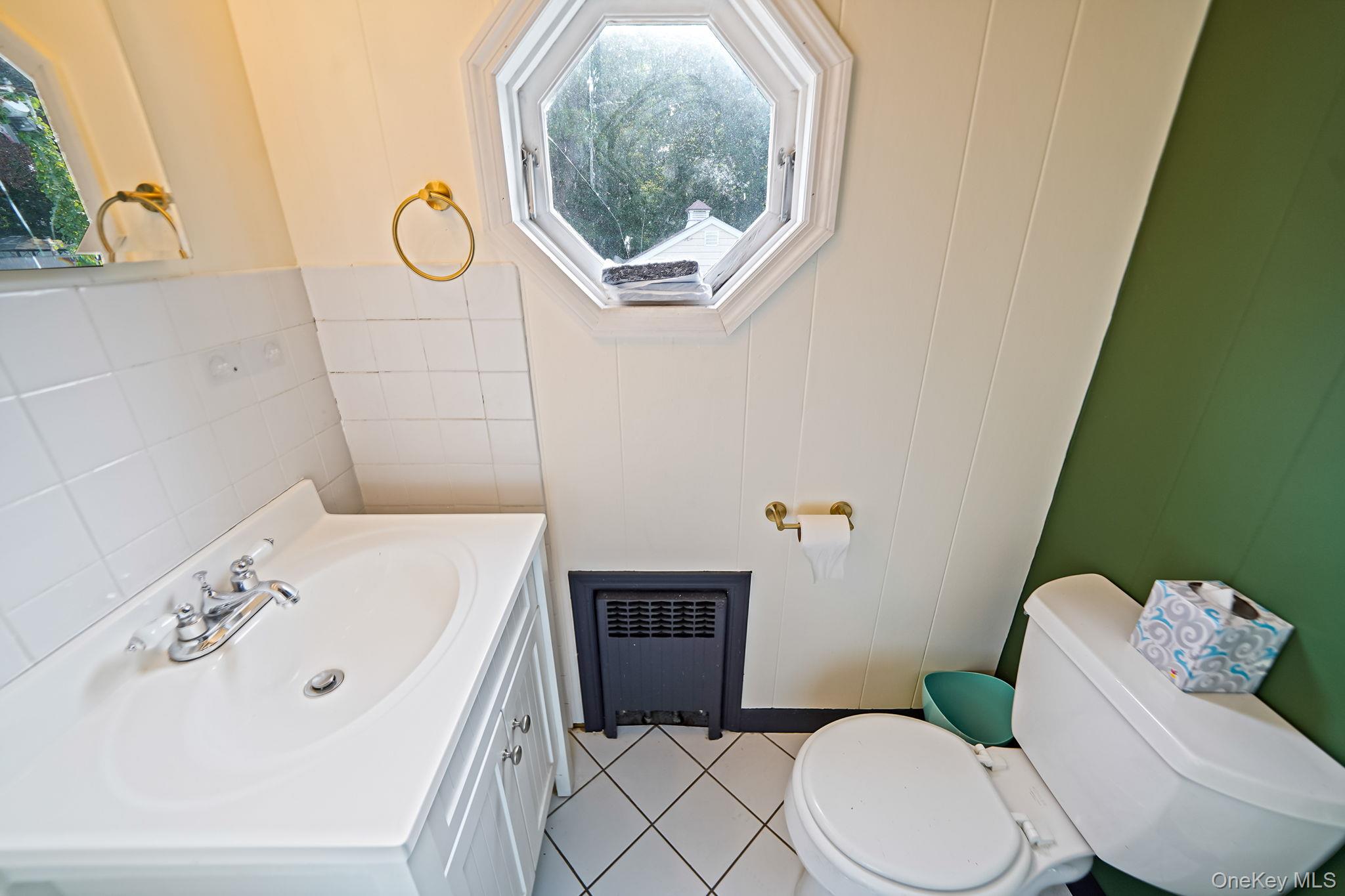 77 Lodge Avenue, Huntington Station, NY 11746